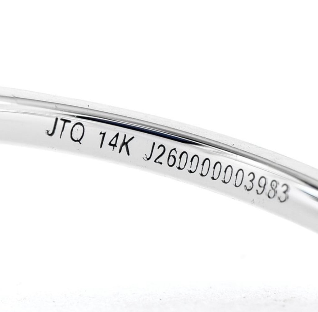 Bague en or blanc 14 carats sertie d'un diamant taille émeraude de 10,03 carats, certifiée HRD.